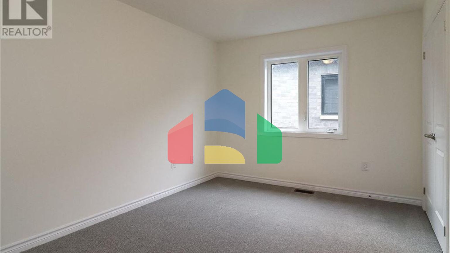 Residential - Single Family Home - Wasaga Beach, Canada - Canada