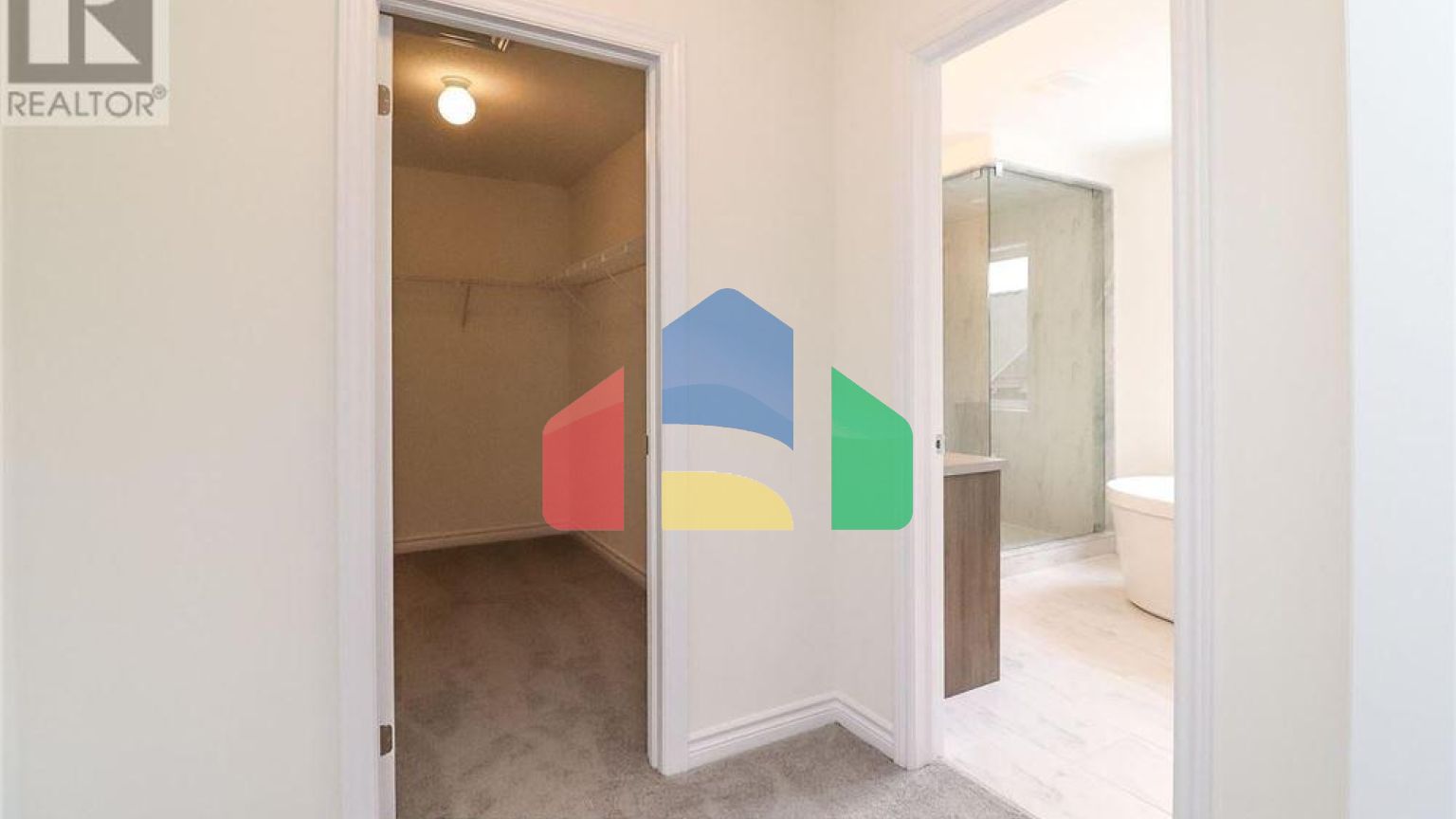 Residential - Single Family Home - Wasaga Beach, Canada - Canada