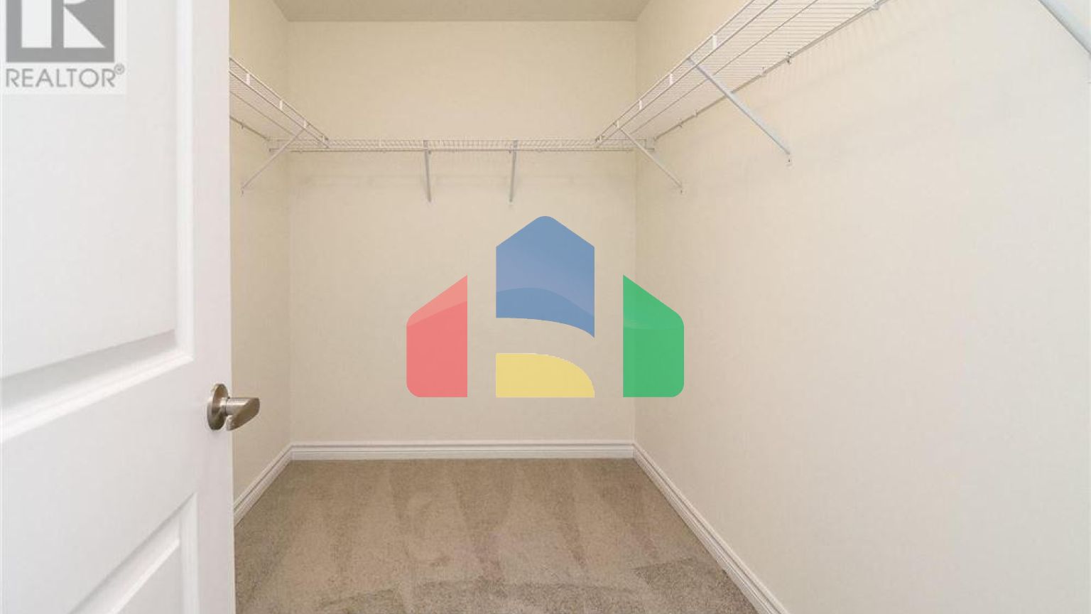 Residential - Single Family Home - Wasaga Beach, Canada - Canada