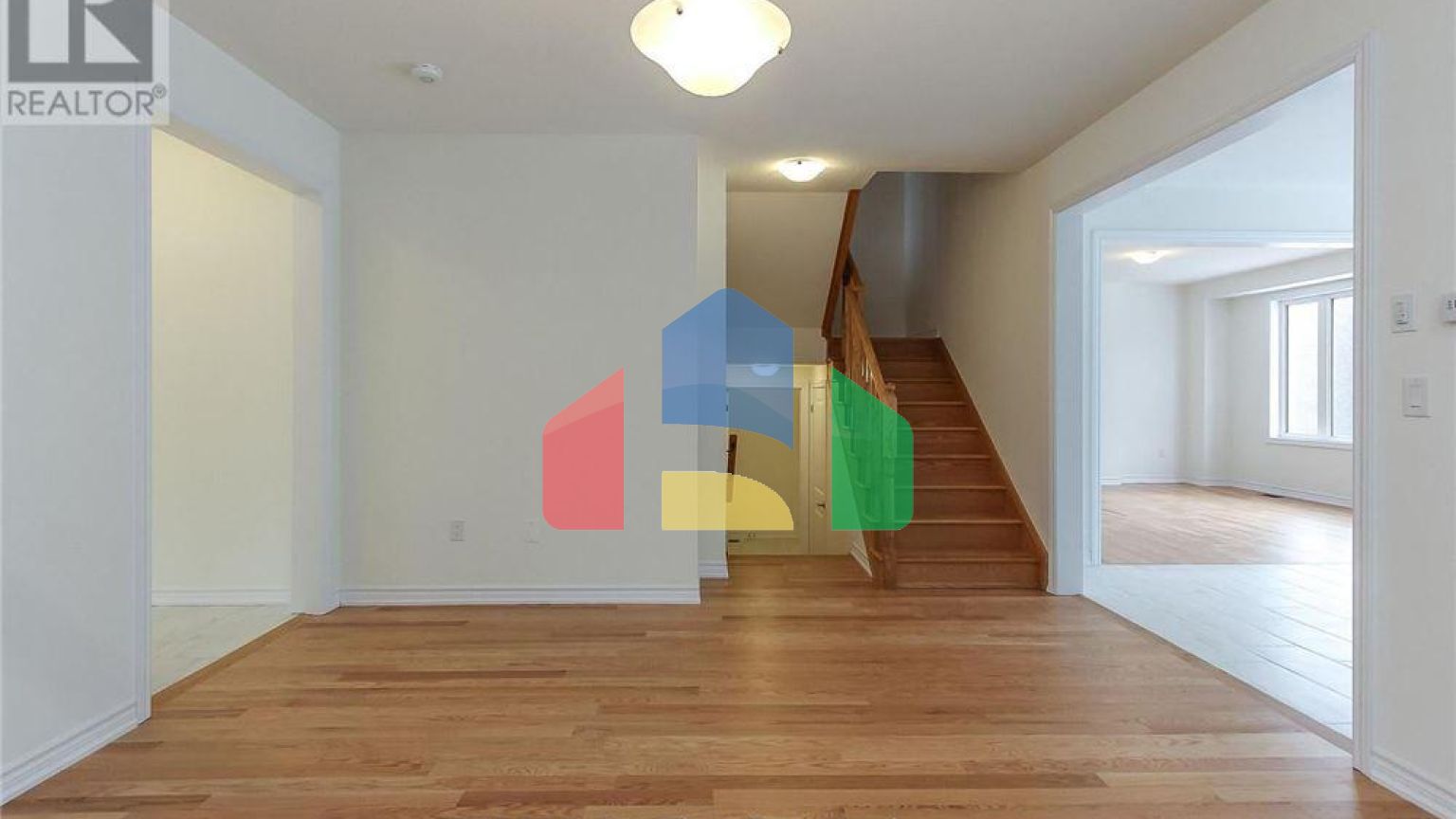 Residential - Single Family Home - Wasaga Beach, Canada - Canada