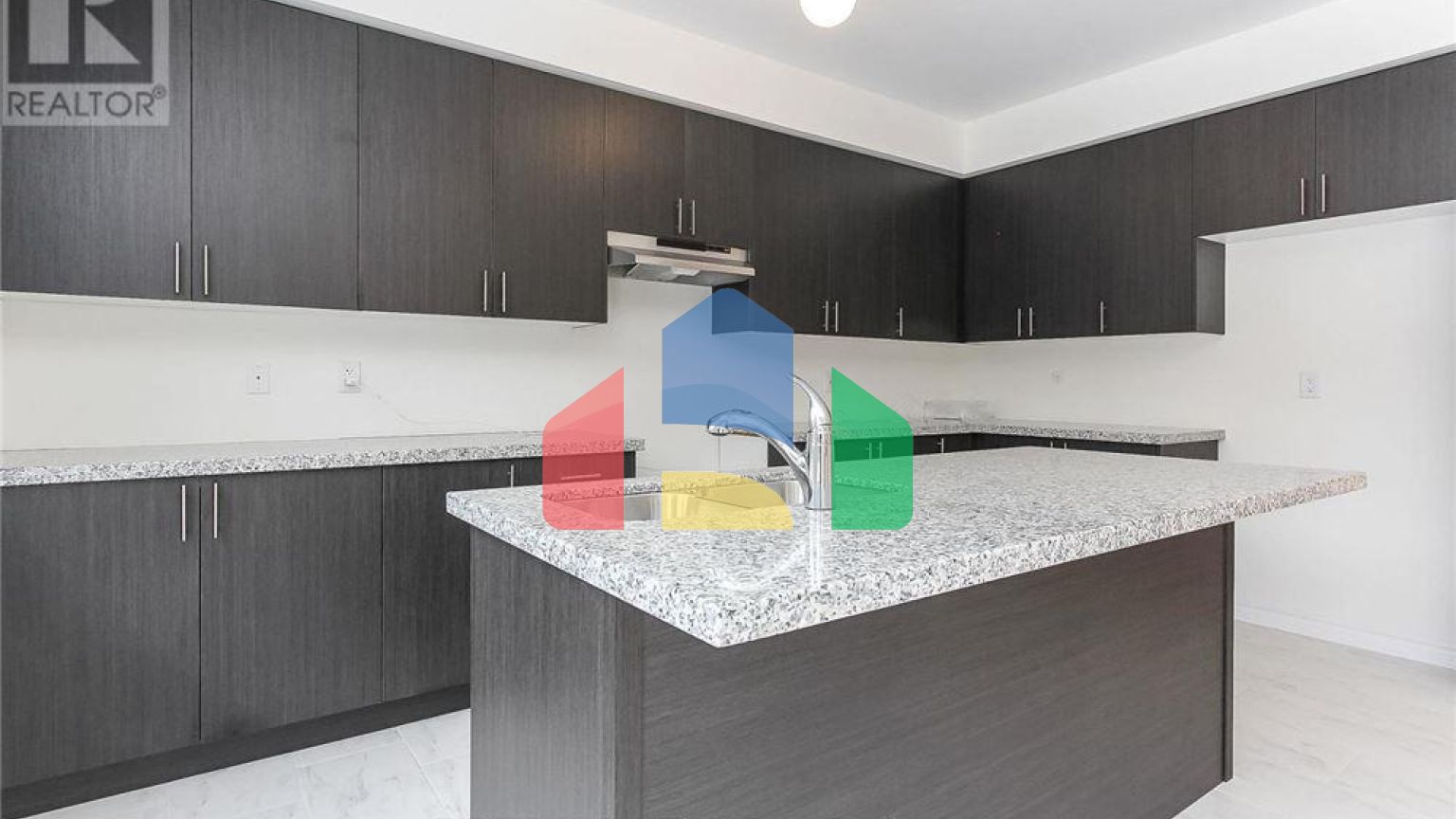 Residential - Single Family Home - Wasaga Beach, Canada - Canada