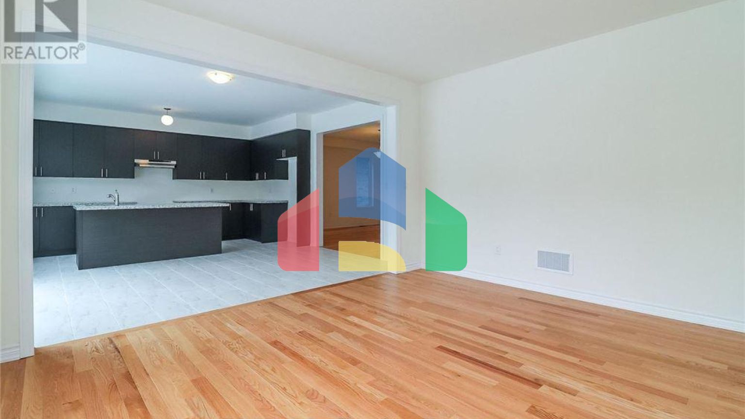 Residential - Single Family Home - Wasaga Beach, Canada - Canada