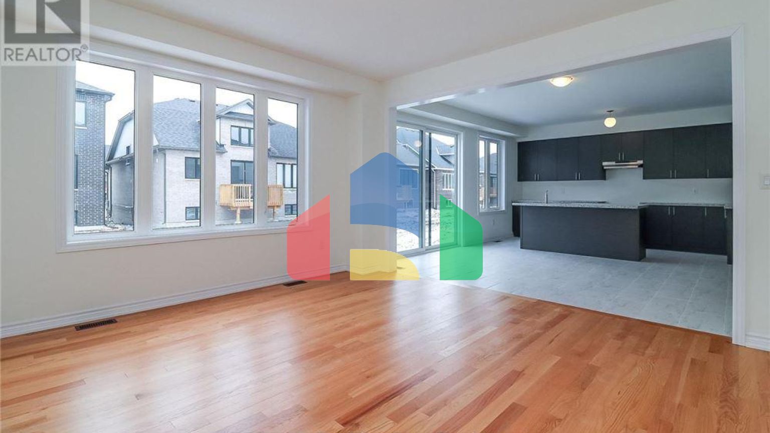 Residential - Single Family Home - Wasaga Beach, Canada - Canada