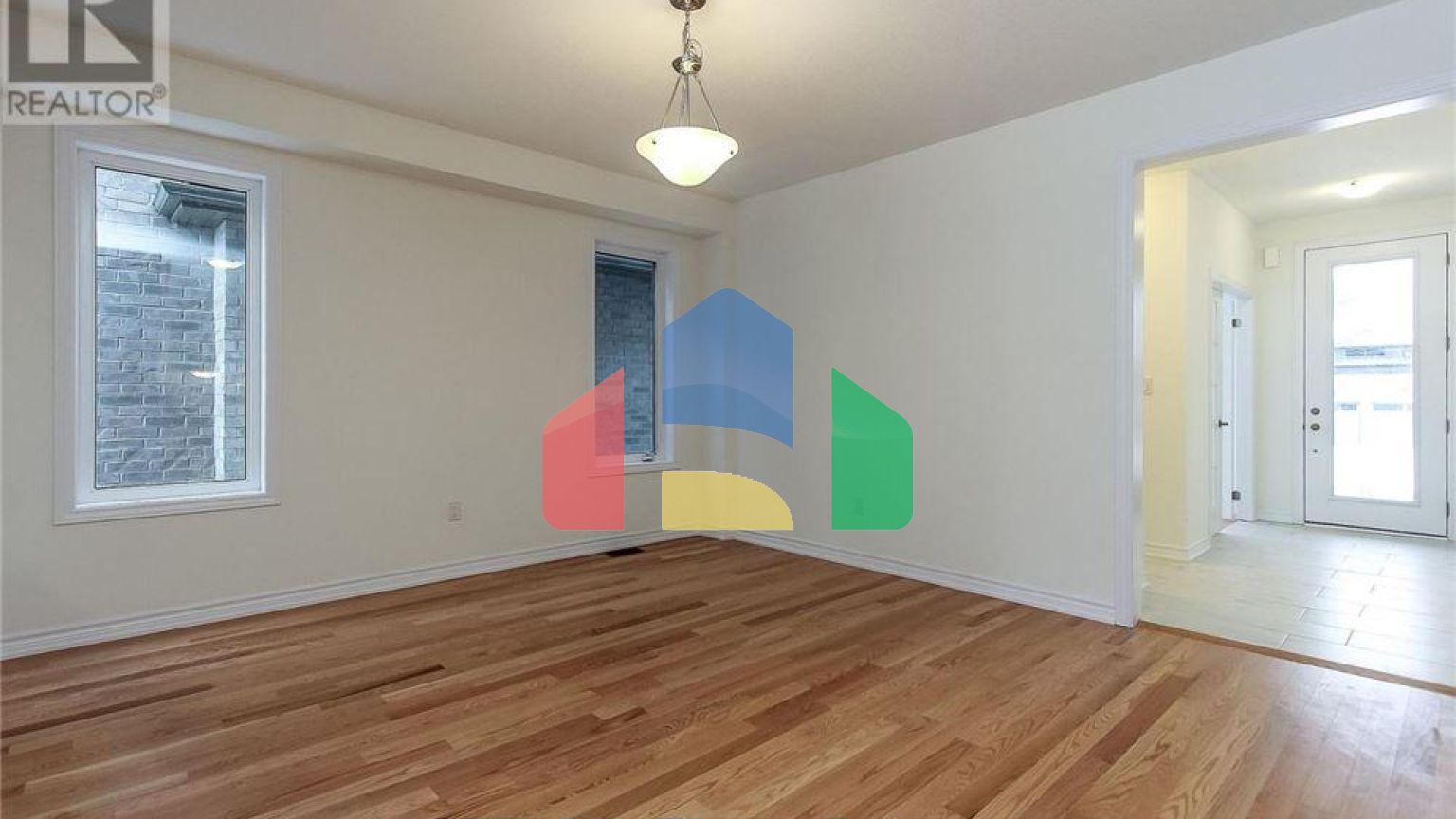 Residential - Single Family Home - Wasaga Beach, Canada - Canada