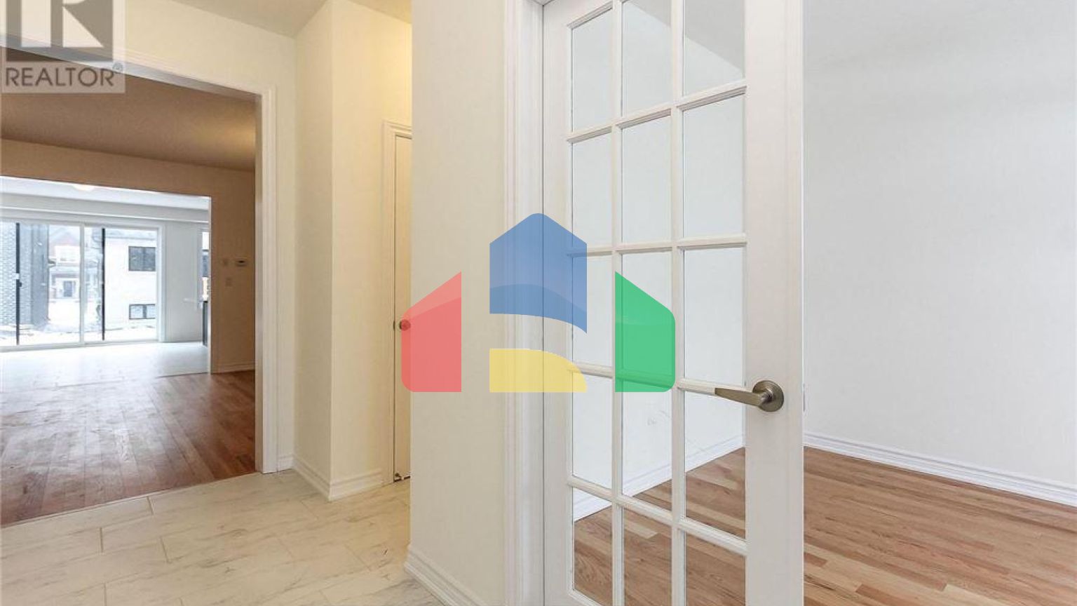 Residential - Single Family Home - Wasaga Beach, Canada - Canada