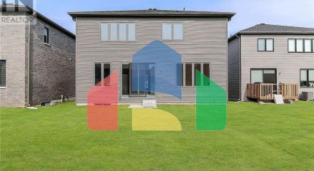 Residential - Single Family Home - Wasaga Beach, Canada - Canada