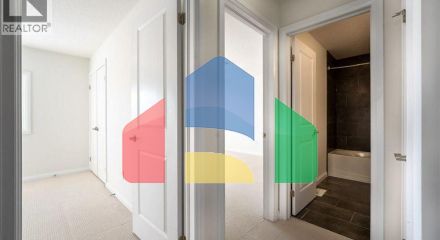 Residential - Single Family Home - Waterloo, Canada - Canada