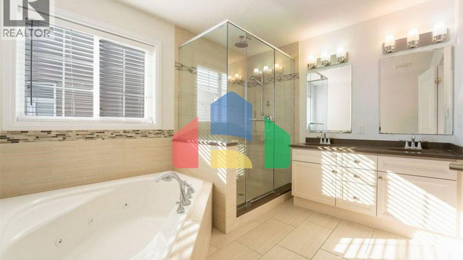 Residential - Single Family Home - Waterloo, Canada - Canada