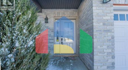 Residential - Single Family Home - Waterloo, Canada - Canada