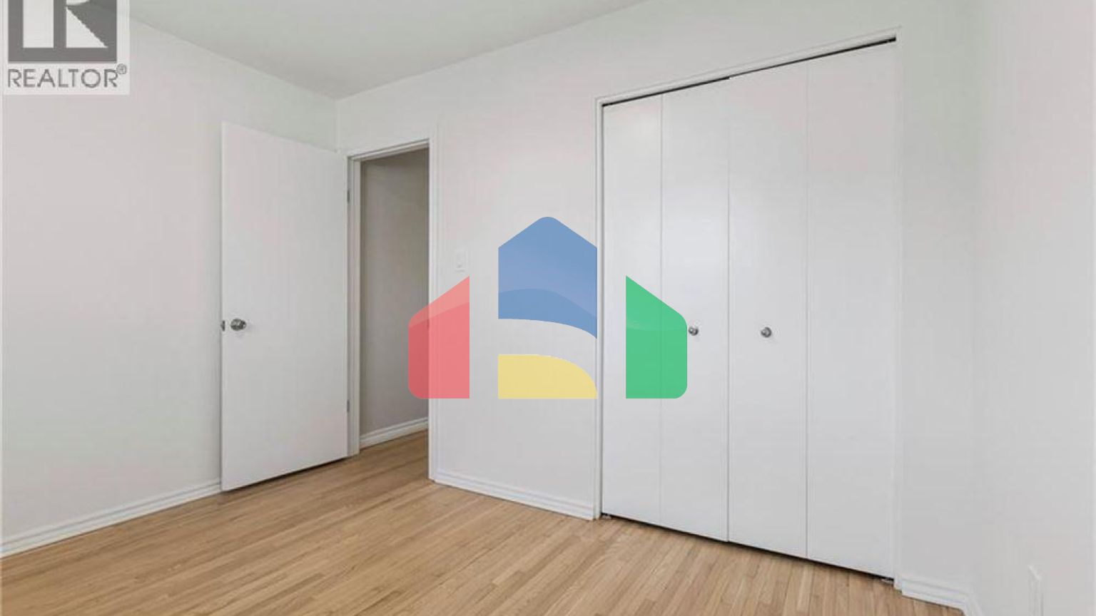 Residential - Single Family Home - Waterloo, Canada - Canada