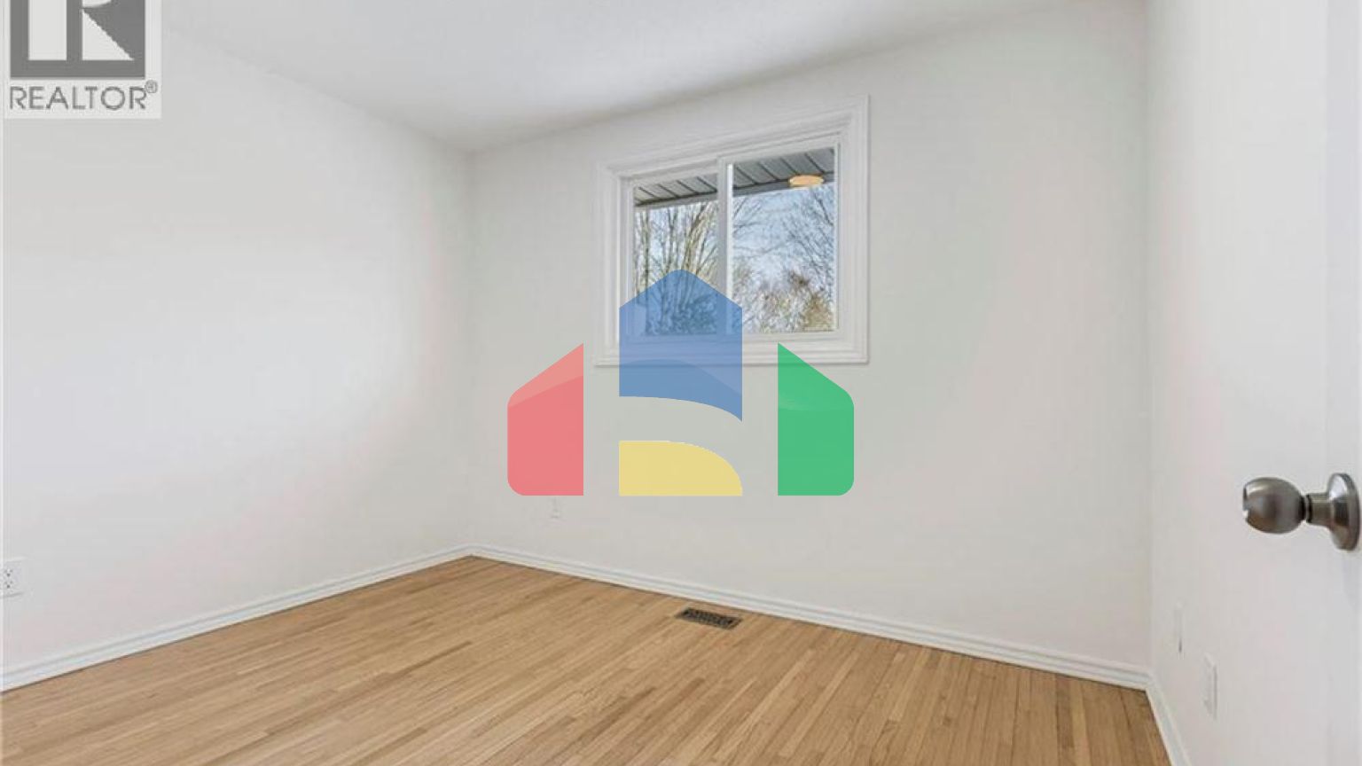 Residential - Single Family Home - Waterloo, Canada - Canada