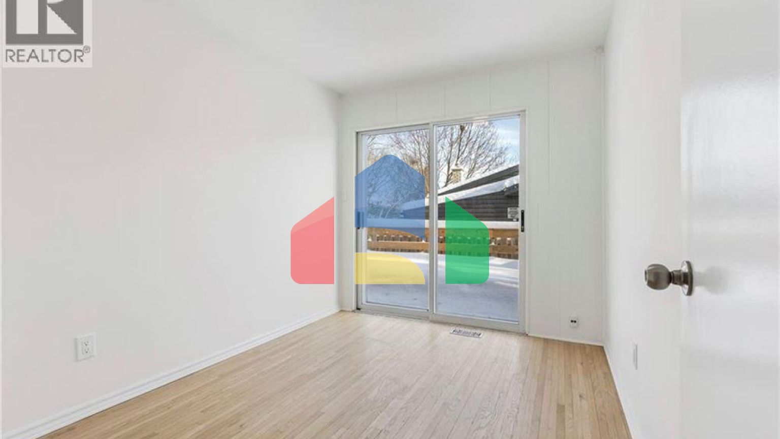 Residential - Single Family Home - Waterloo, Canada - Canada