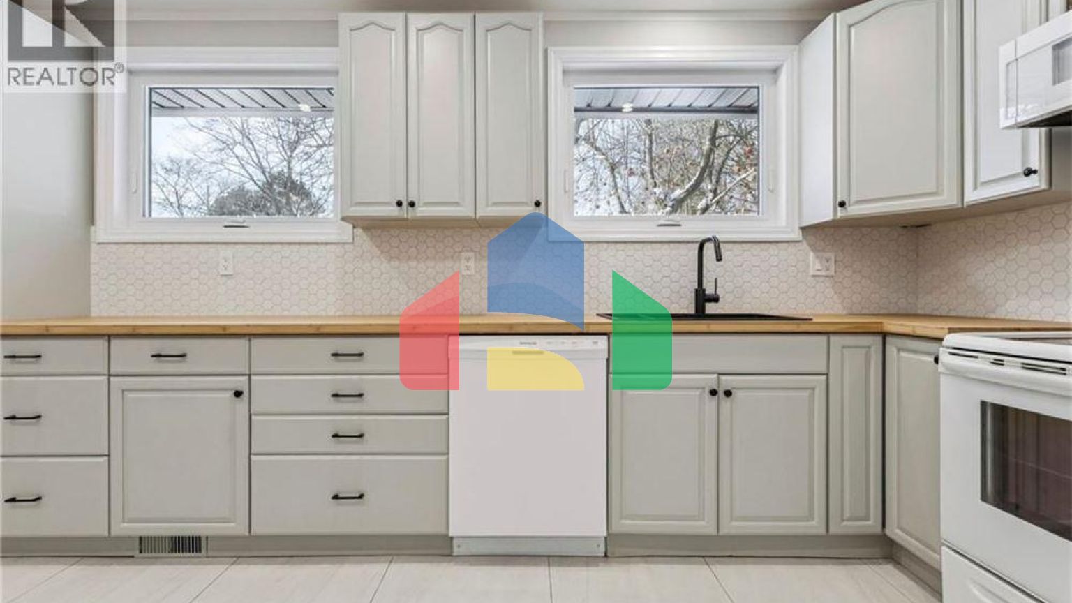 Residential - Single Family Home - Waterloo, Canada - Canada