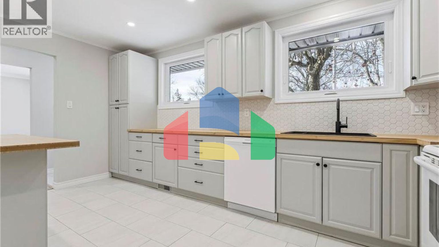 Residential - Single Family Home - Waterloo, Canada - Canada