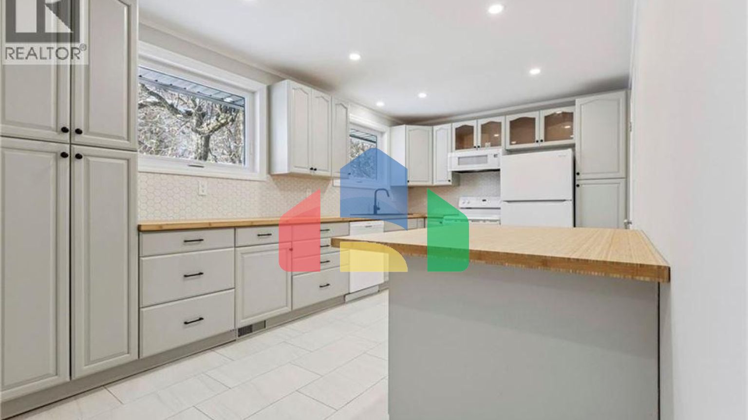 Residential - Single Family Home - Waterloo, Canada - Canada