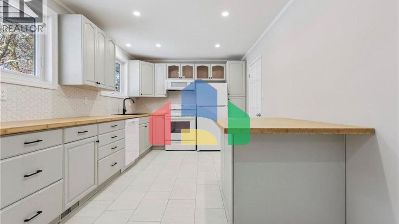 Residential - Single Family Home - Waterloo, Canada - Canada