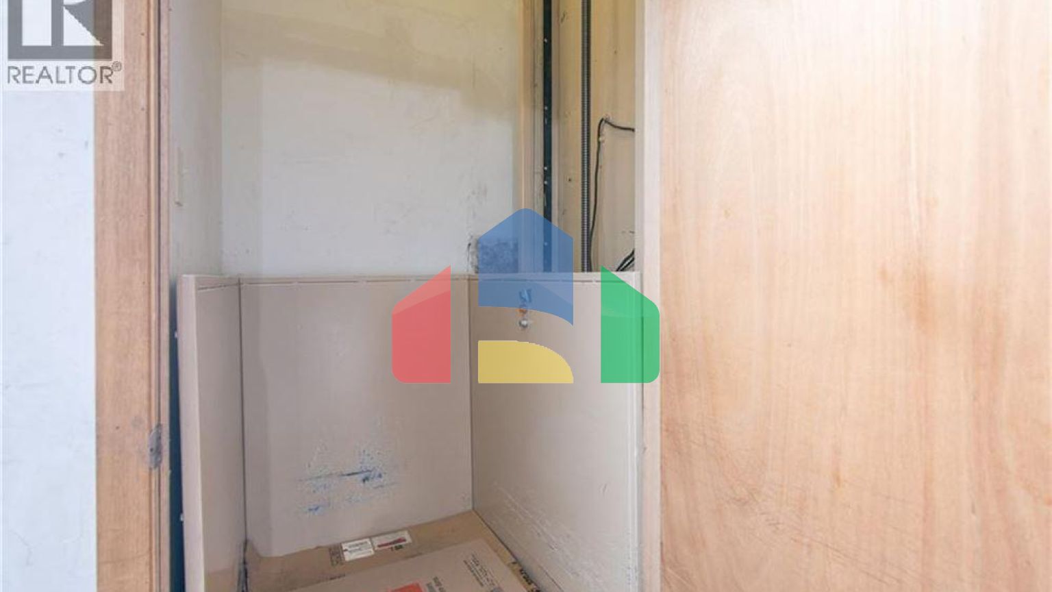 Residential - Single Family Home - Waterloo, Canada - Canada