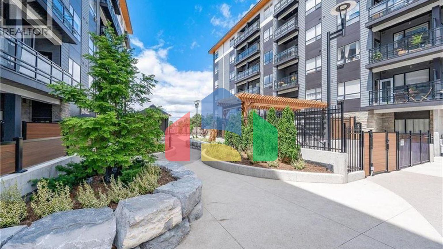 Residential - Single Family Home - Waterloo, Canada - Canada