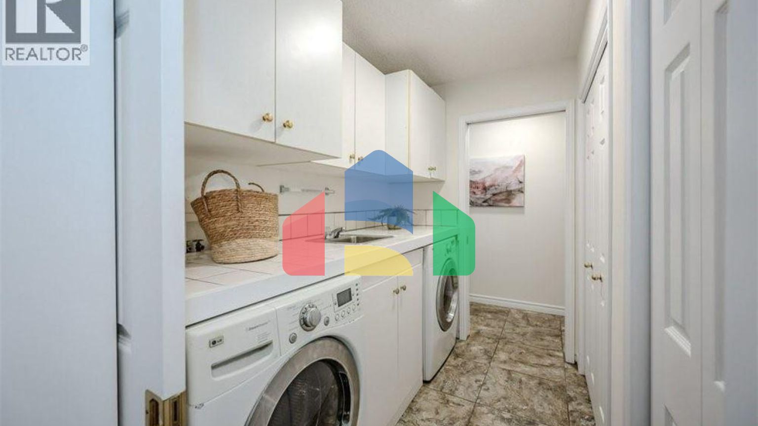 Residential - Single Family Home - Waterloo, Canada - Canada