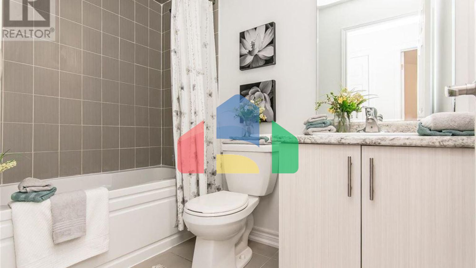 Residential - Single Family Home - Waterloo, Canada - Canada