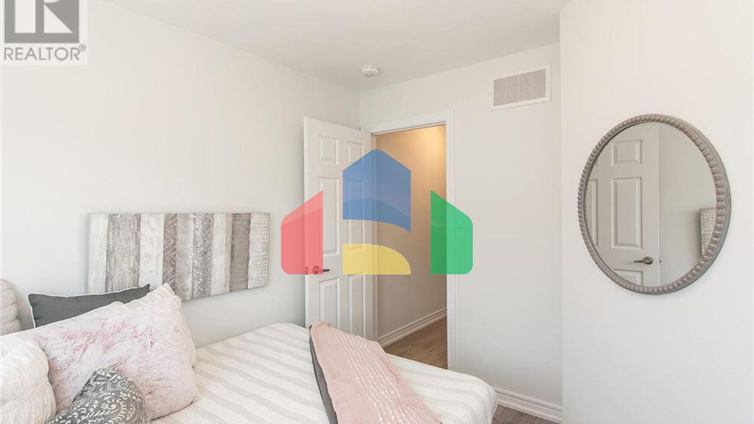 Residential - Single Family Home - Waterloo, Canada - Canada