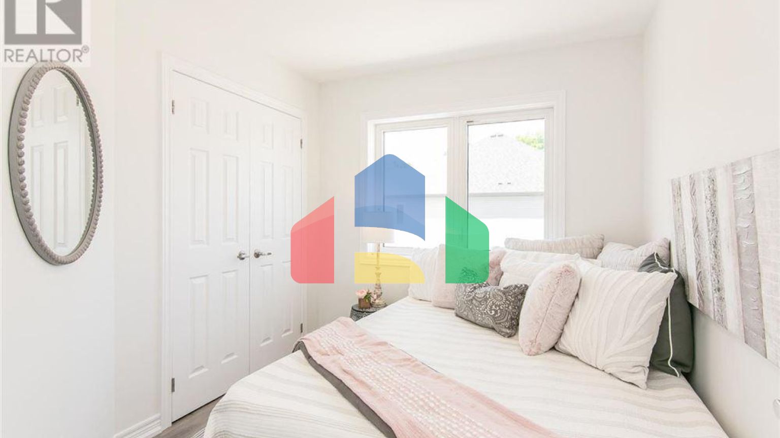 Residential - Single Family Home - Waterloo, Canada - Canada