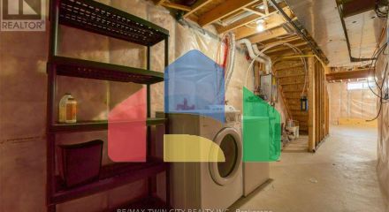 Residential - Single Family Home - Waterloo, Canada - Canada