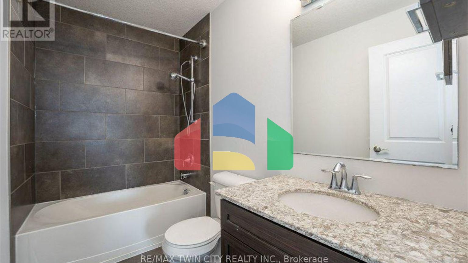 Residential - Single Family Home - Waterloo, Canada - Canada