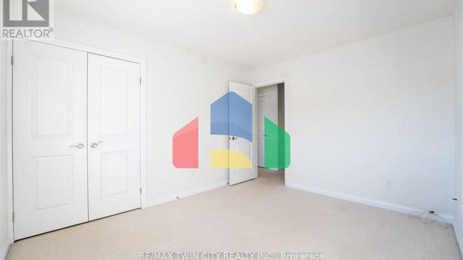 Residential - Single Family Home - Waterloo, Canada - Canada