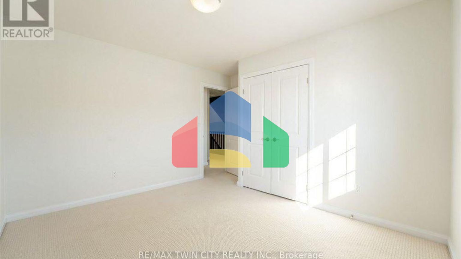 Residential - Single Family Home - Waterloo, Canada - Canada