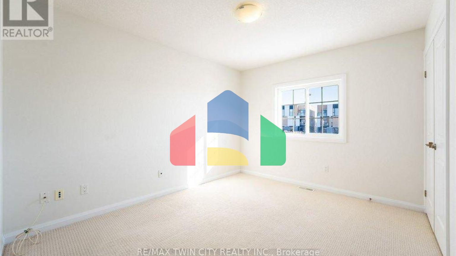 Residential - Single Family Home - Waterloo, Canada - Canada