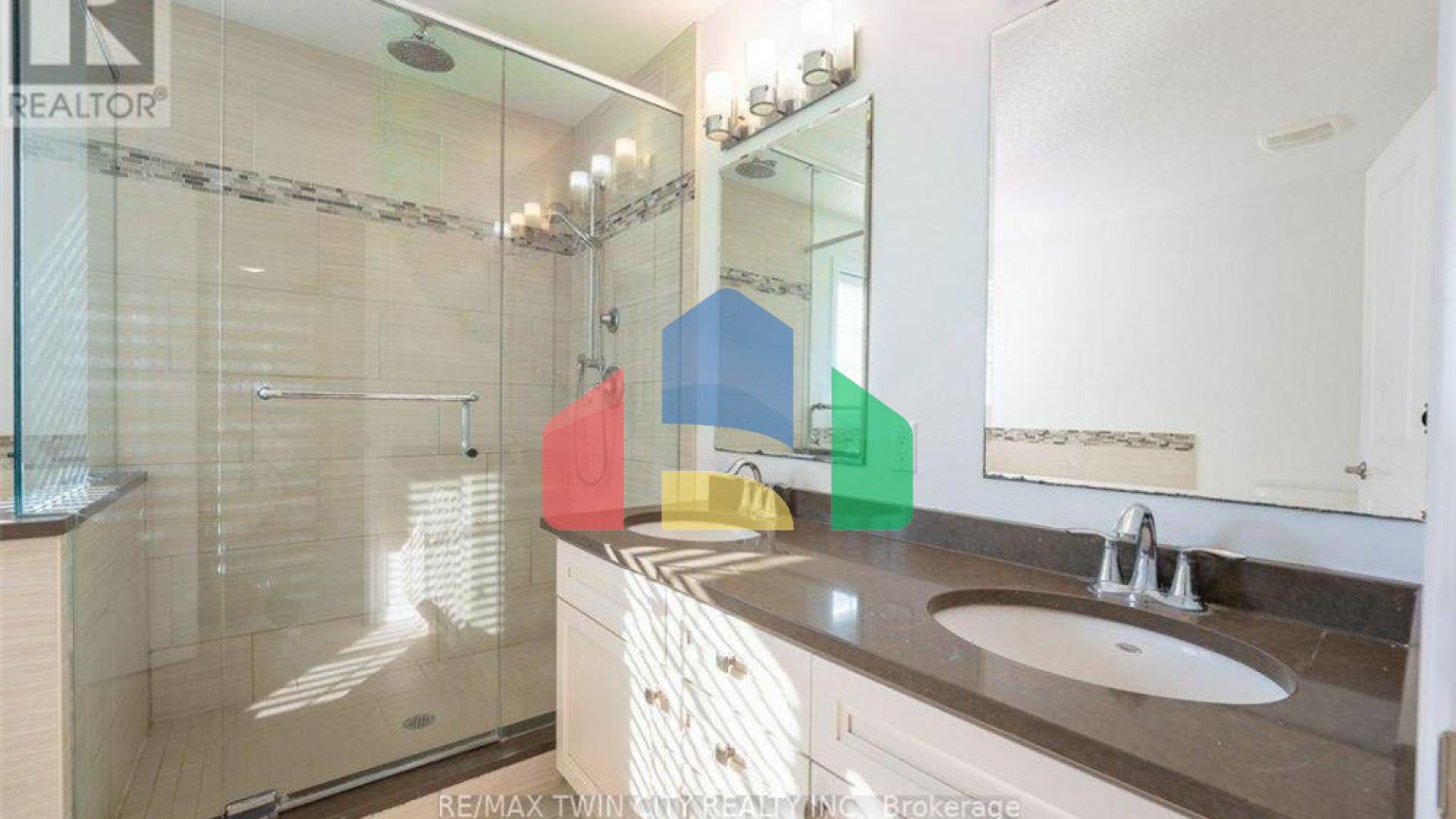 Residential - Single Family Home - Waterloo, Canada - Canada