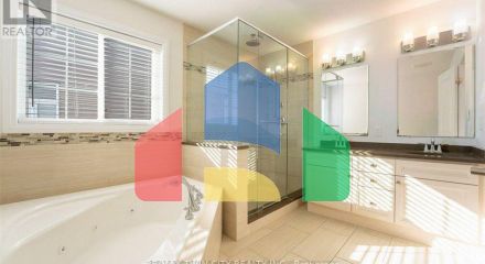 Residential - Single Family Home - Waterloo, Canada - Canada