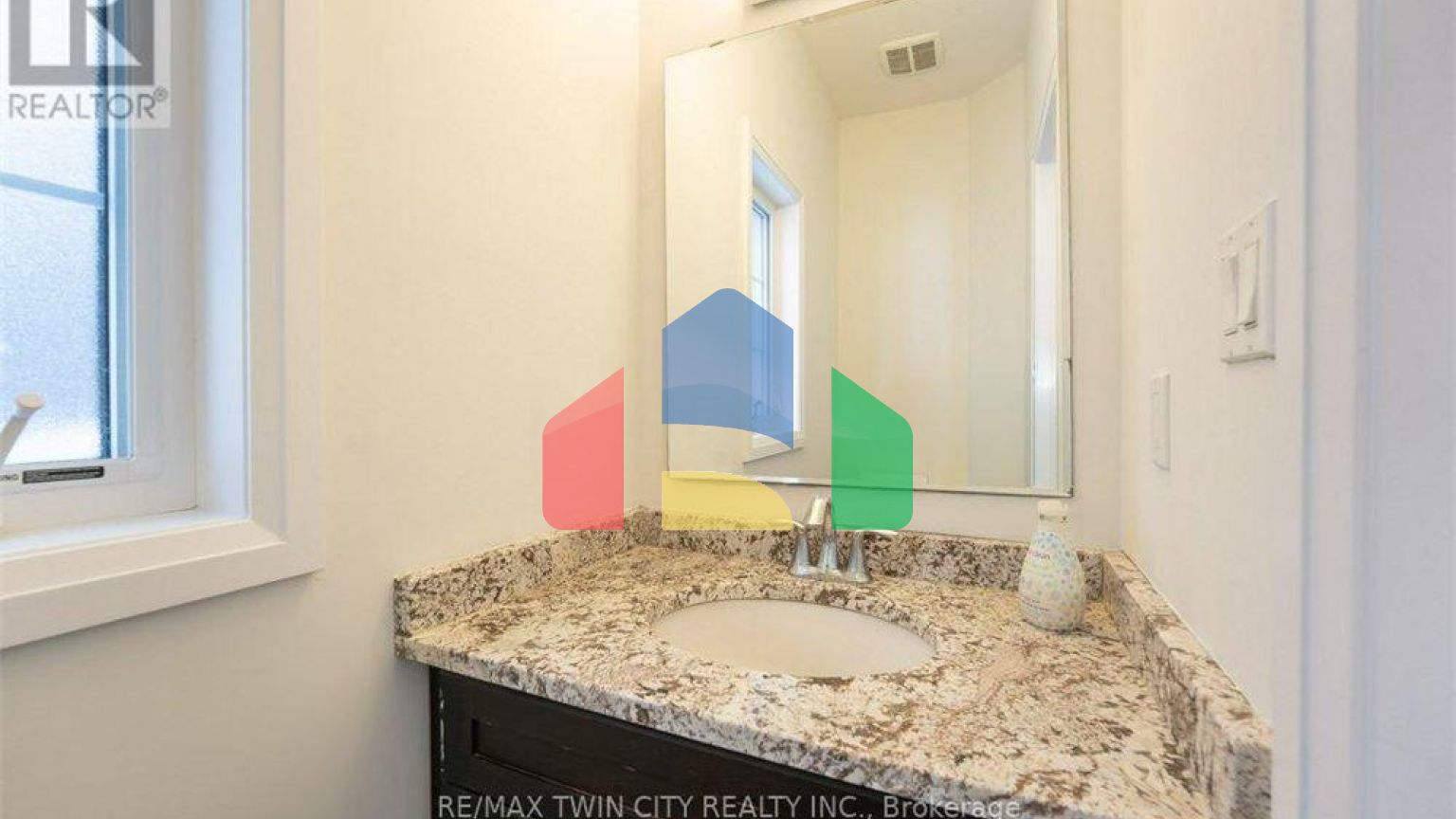 Residential - Single Family Home - Waterloo, Canada - Canada