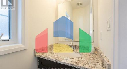 Residential - Single Family Home - Waterloo, Canada - Canada