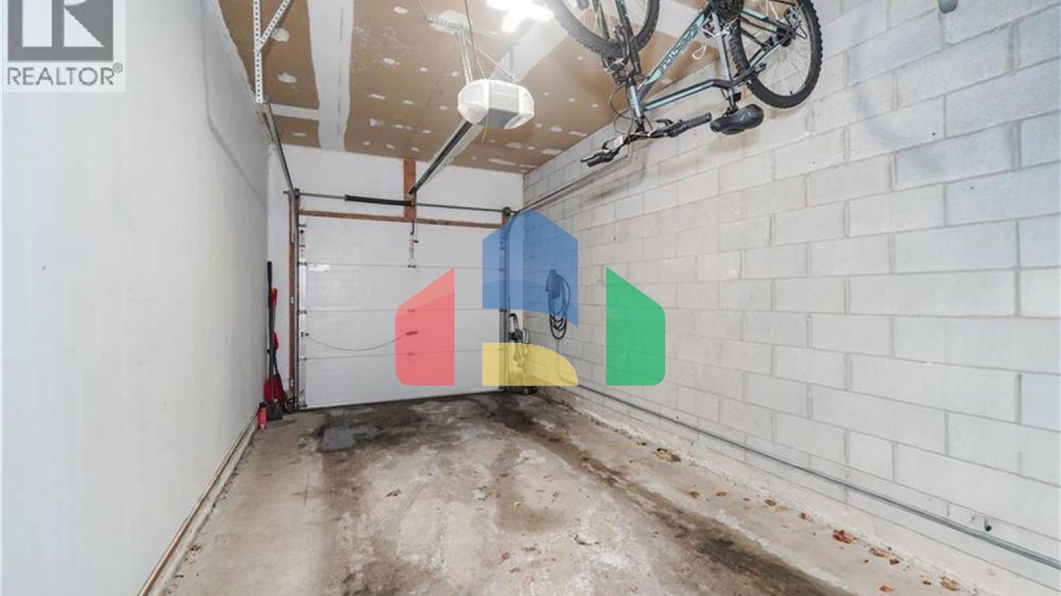 Residential - Condo/Apartment - Waterloo, Canada - Canada