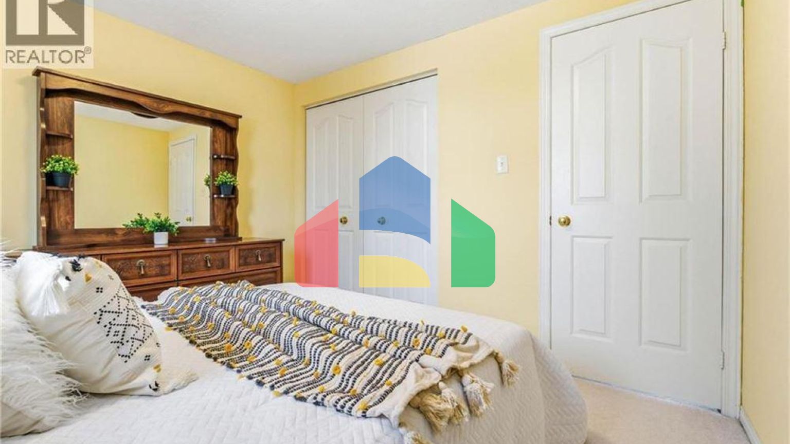 Residential - Single Family Home - Waterloo, Canada - Canada