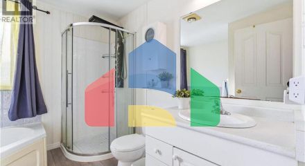 Residential - Single Family Home - Waterloo, Canada - Canada