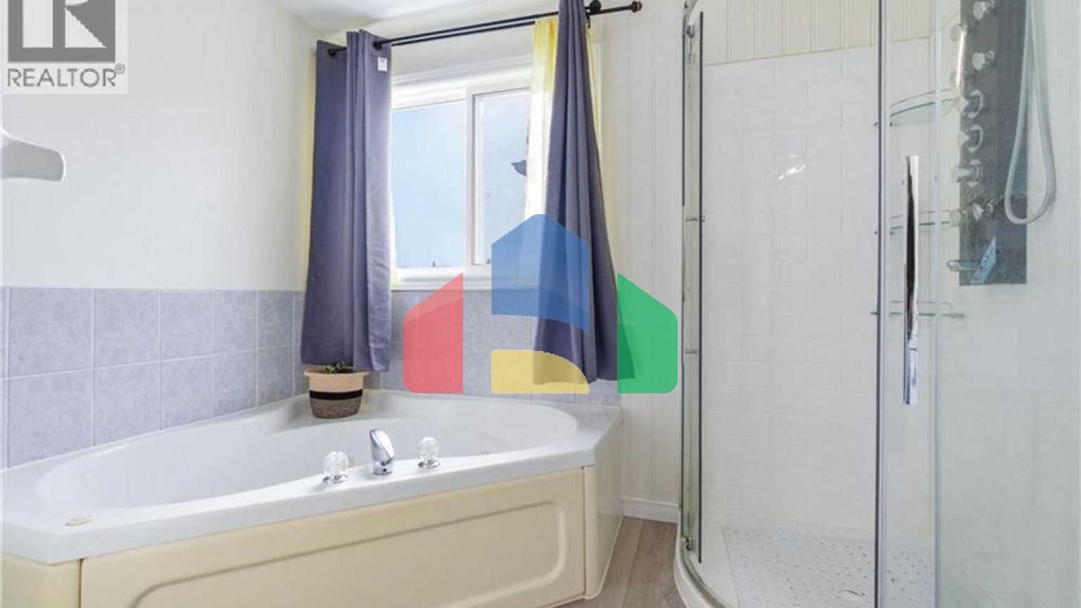 Residential - Single Family Home - Waterloo, Canada - Canada