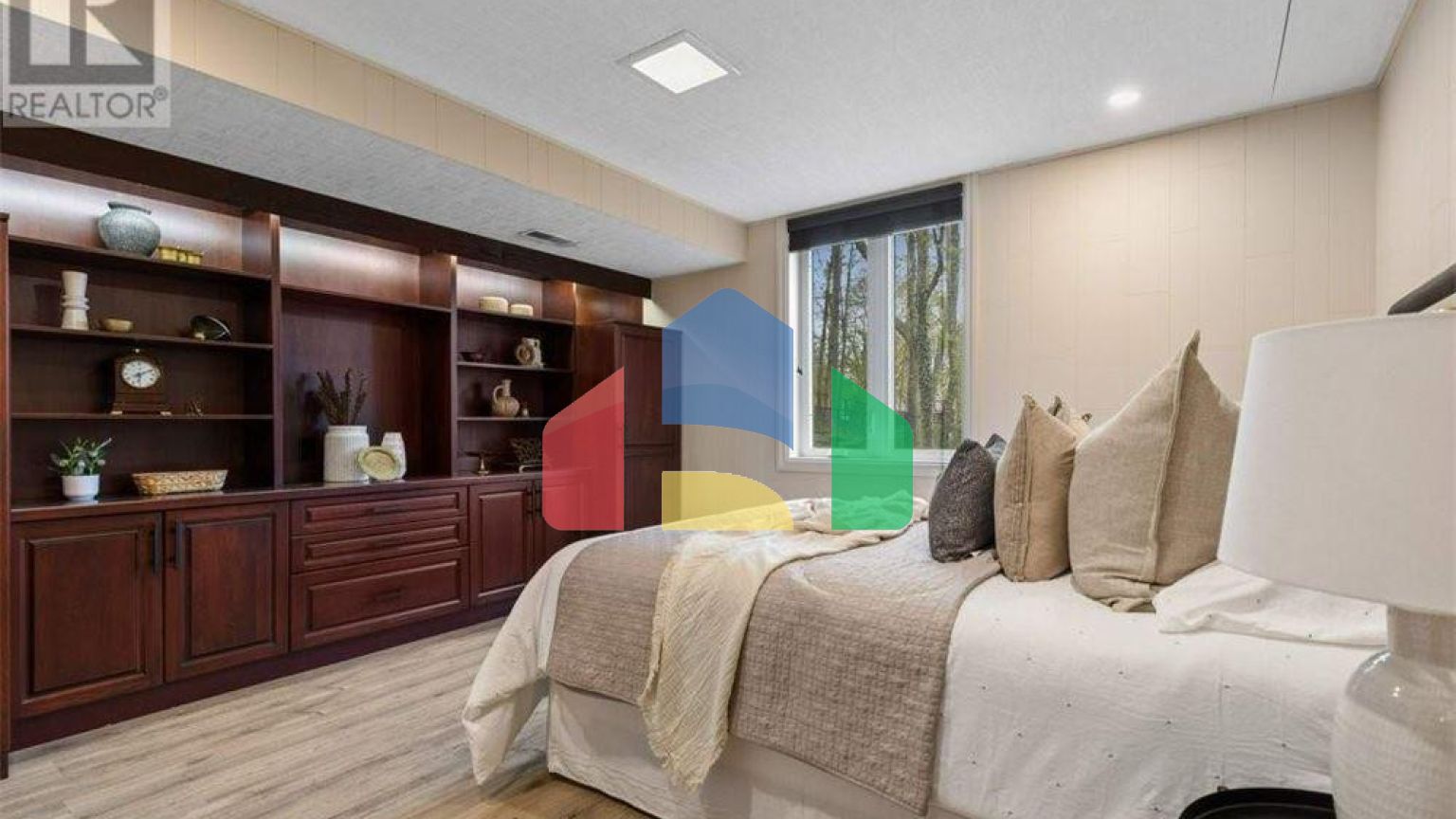 Residential - Single Family Home - Waterloo, Canada - Canada