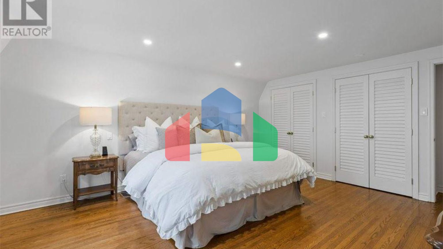 Residential - Single Family Home - Waterloo, Canada - Canada