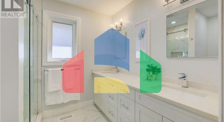 Residential - Single Family Home - Waterloo, Canada - Canada