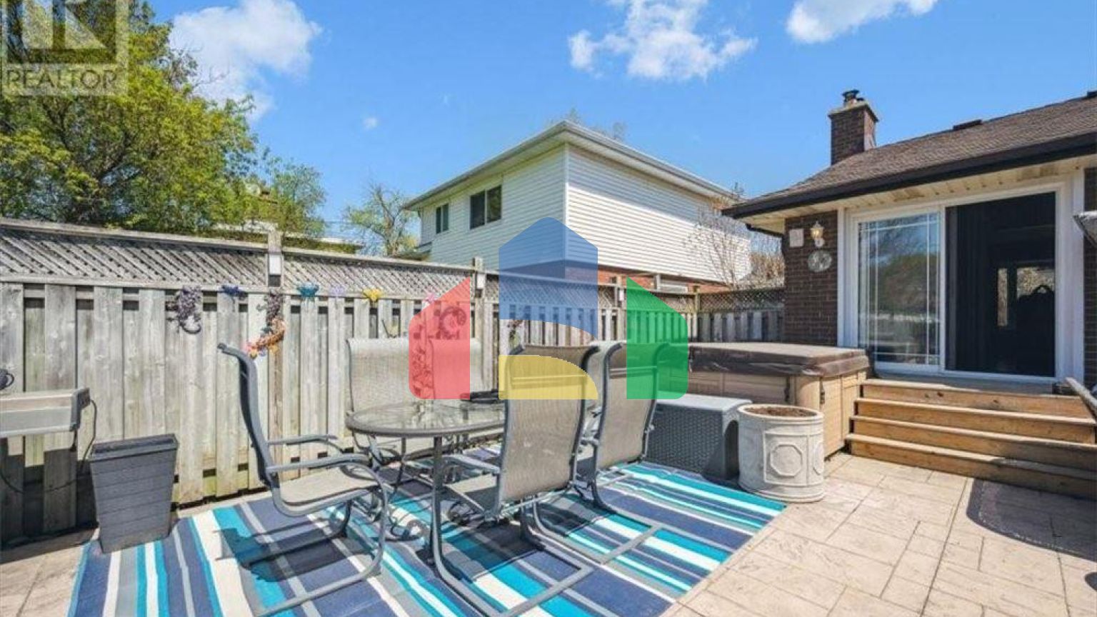 Residential - Single Family Home - Waterloo, Canada - Canada