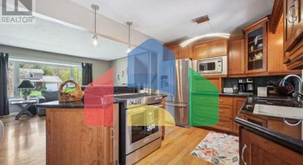 Residential - Single Family Home - Waterloo, Canada - Canada