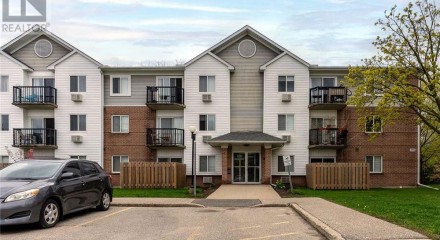 Residential - Condo/Apartment - Waterloo, Canada - Canada