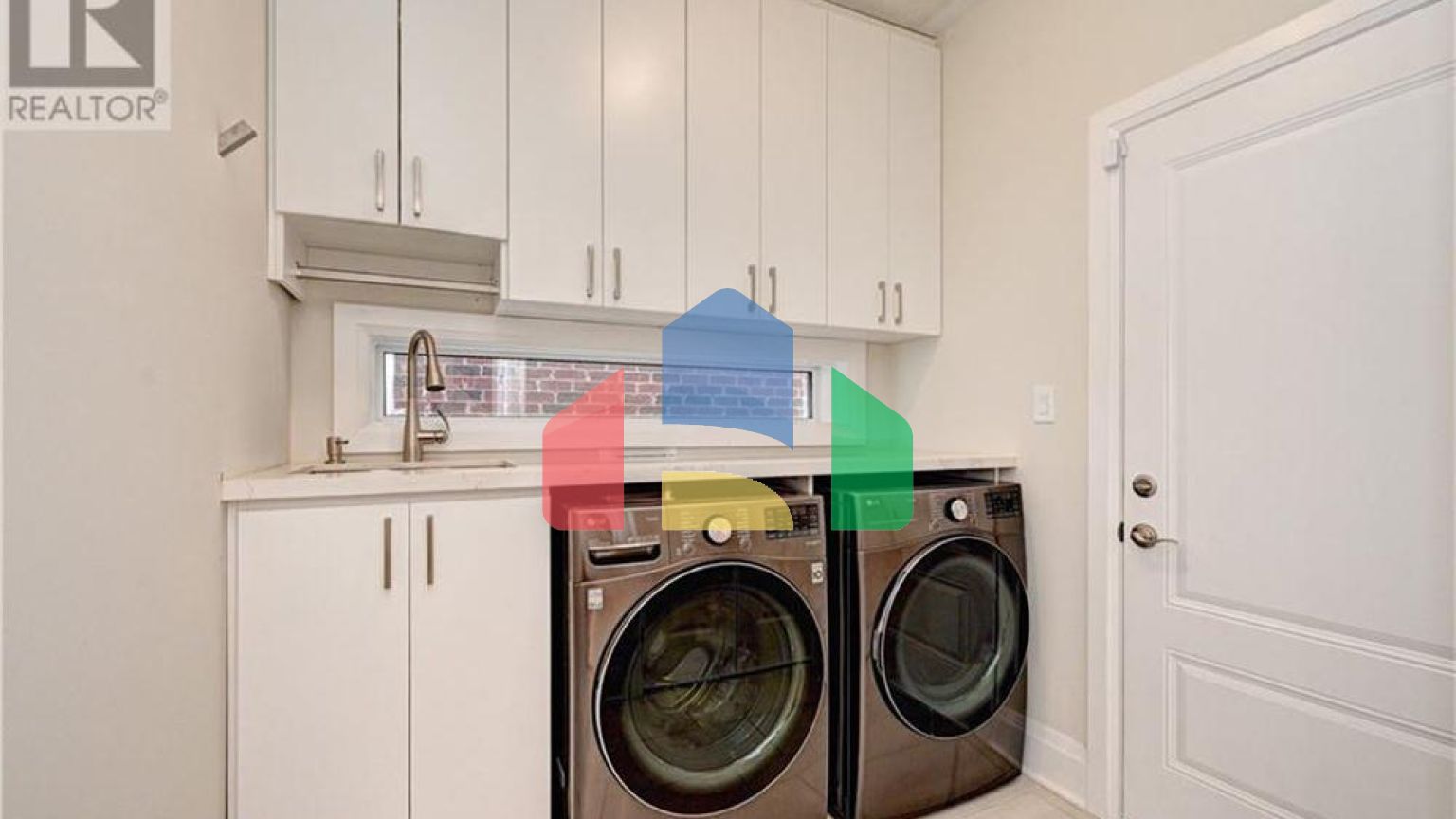 Residential - Single Family Home - Waterloo, Canada - Canada