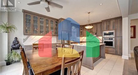 Residential - Single Family Home - Waterloo, Canada - Canada