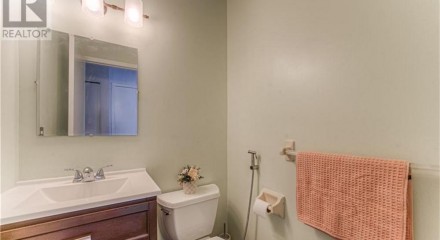 Residential - Condo/Apartment - Waterloo, Canada - Canada