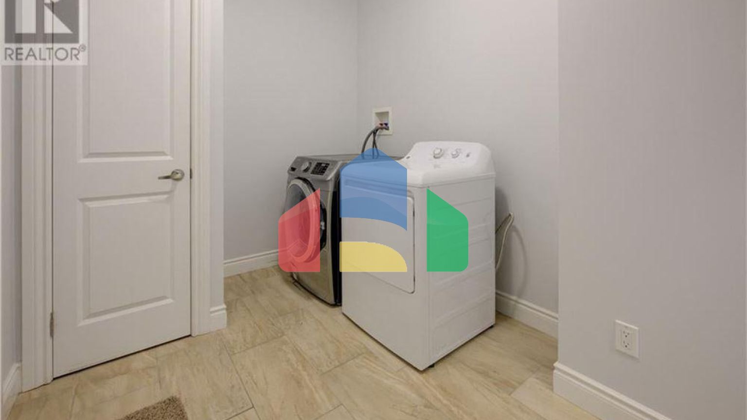 Residential - Single Family Home - Waterloo, Canada - Canada