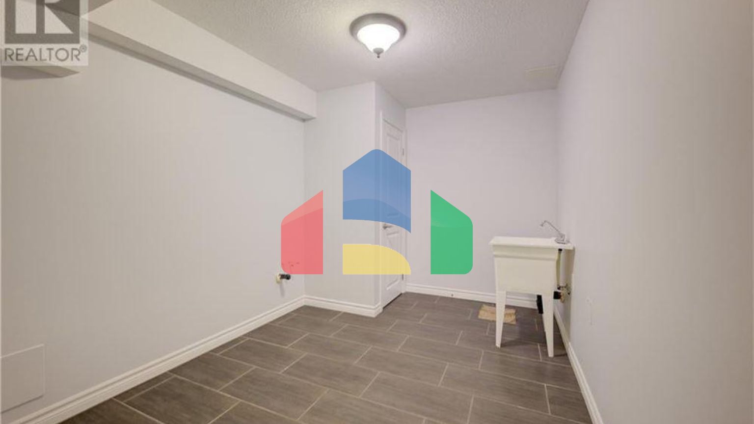 Residential - Single Family Home - Waterloo, Canada - Canada